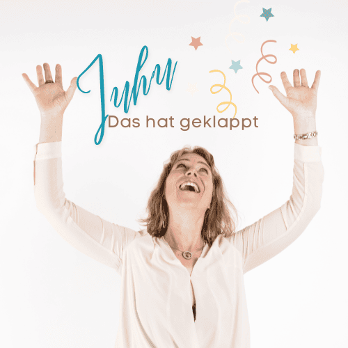 Erfolg, Frau feiert, Triumph, positive Nachricht, Freude, Glück, Motivation, Erfolgserlebnis, persönliche Entwicklung, - fröhliches Frauenporträt mit Jubel und Erfolgssymbolen.