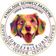 Buntes Logo der Schweizer Pferdezucht mit einem fröhlichen Hundemotiv, passend für Tierliebe und Tierzucht, Zertifizierung durch die Schweizer Akademie für Tierhaltung.