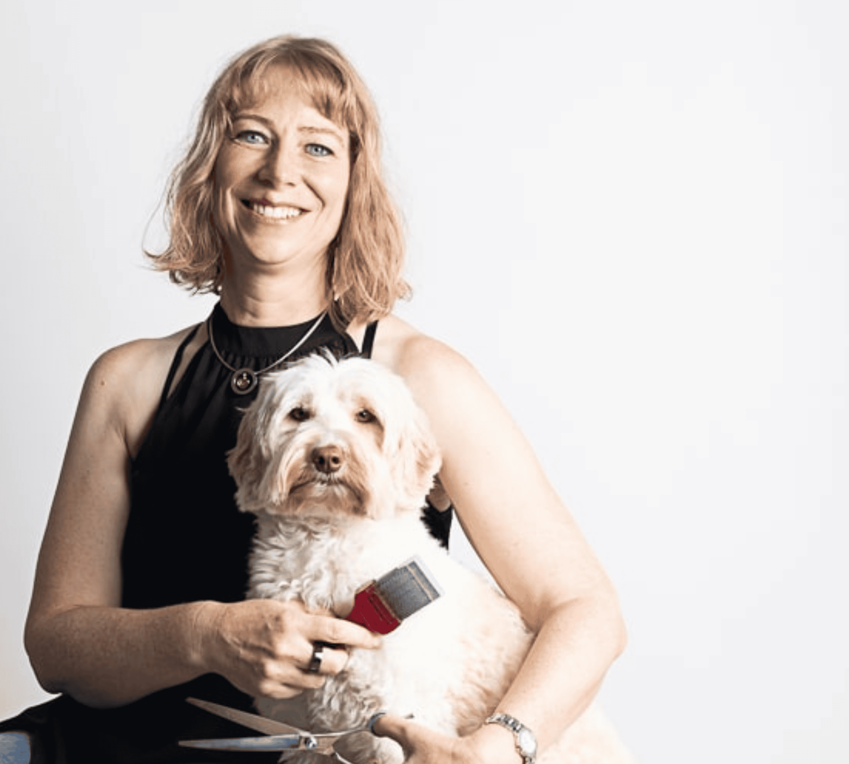 Sabine Schweingruber zeigt Fellpflege bei Doodle – Filz erkennen und hundefreundlich ausbürsten.